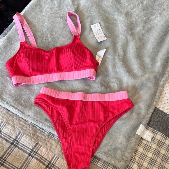 Cupshe Red and Pink Ribbed Bikini Set - Picture 1 of 5